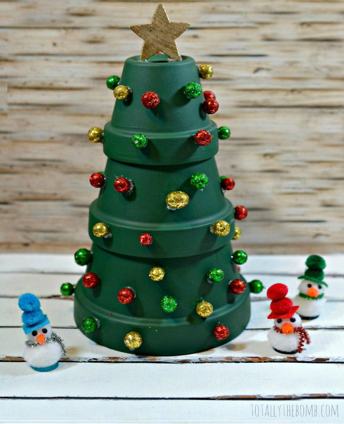 22 Christmas in July Crafts | FaveCrafts.com