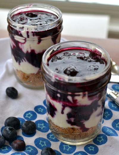 Blueberry Cheesecakes in Mason Jars