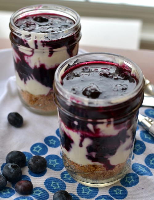 Blueberry Cheesecakes in Mason Jars