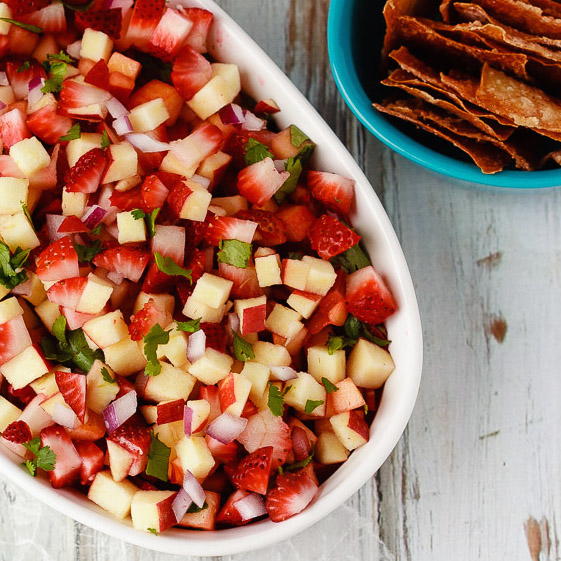 Cinnamon Wonton Chips with Fruit Salsa