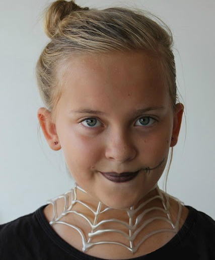 Easy Hot Glue Gun Halloween Necklaces