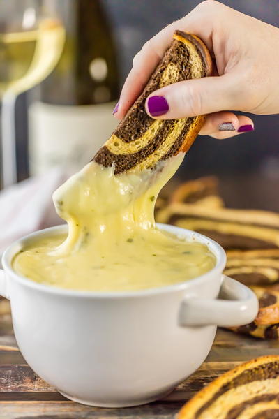 Easy White Wine Fondue