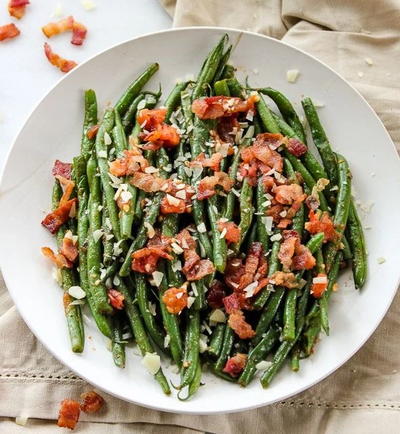 Green Bean Salad with Tomato and Bacon