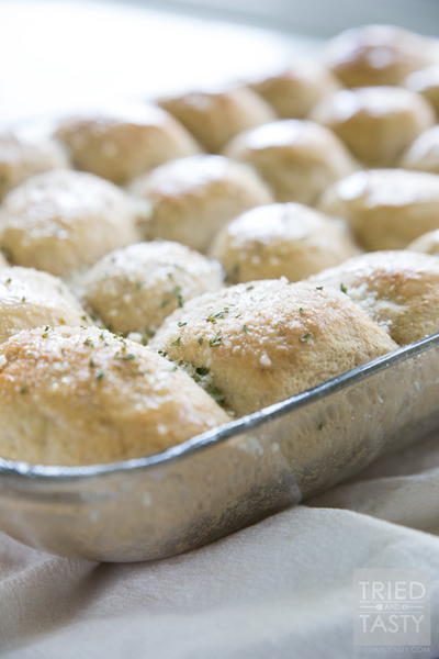 Fluffy Whole Wheat Parmesan Garlic Rolls