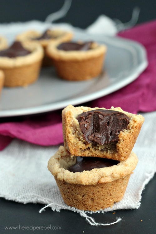 Muffin Tin Peanut Butter Cup Cookies