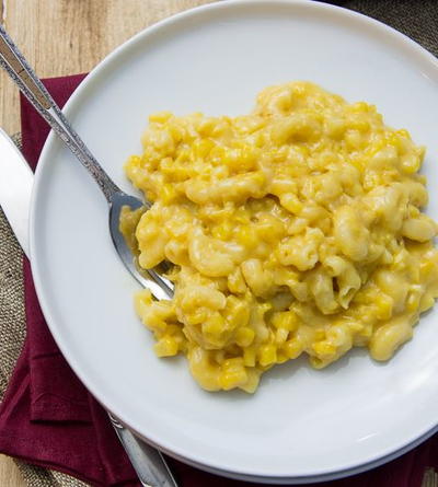 Hearty Slow Cooker Macaroni and Corn Casserole