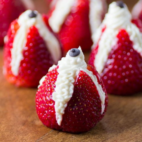 Cheesecake Stuffed Strawberries | TheBestDessertRecipes.com