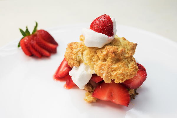 Homemade Buttermilk Shortcakes with Strawberries