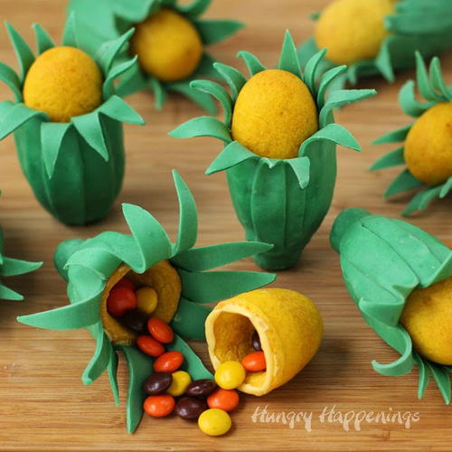 Candy-filled Corn Ear Cookies