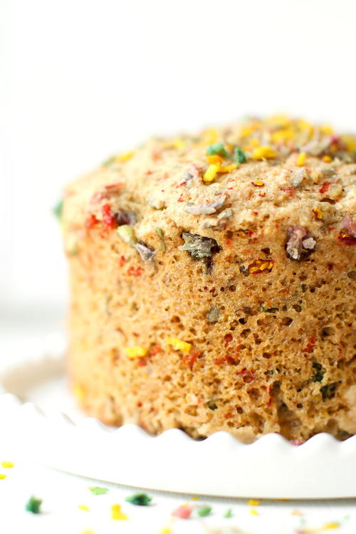 Funfetti Mug Cake {Vegan + Gluten-Free} | FaveHealthyRecipes.com