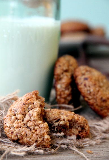 Tahini Date Oatmeal Cookies