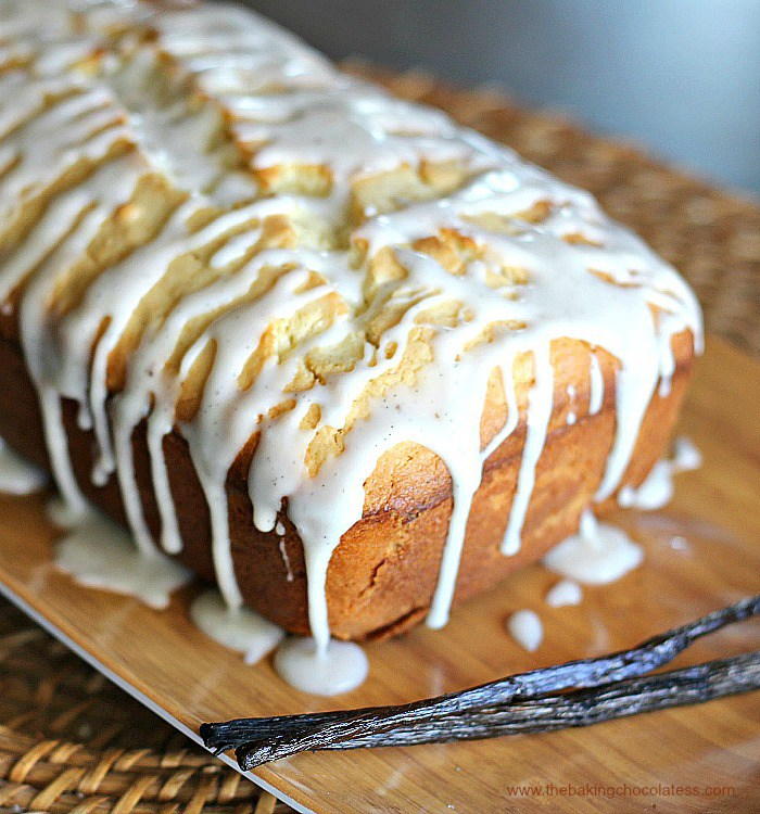 Old-Fashioned Vanilla Bean Cream Cheese Pound Cake | RecipeLion.com