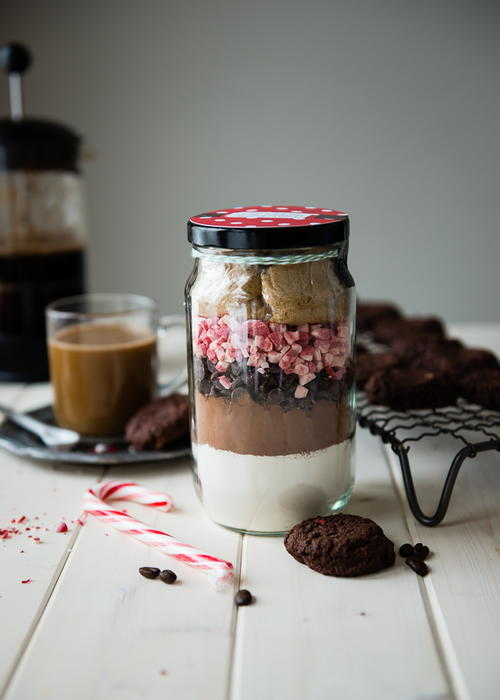 Christmas Cookie Gifts in a Jar