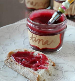 Slow Cooker Cranberry Butter Holiday Favors