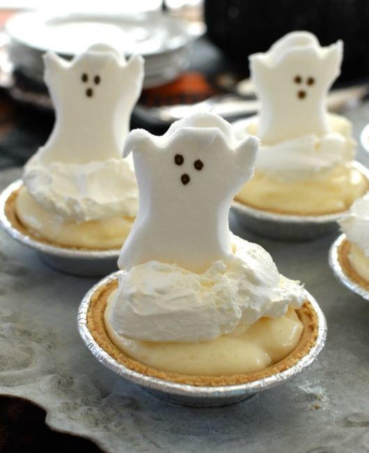 Adorable Ghost Mini Cream Pies