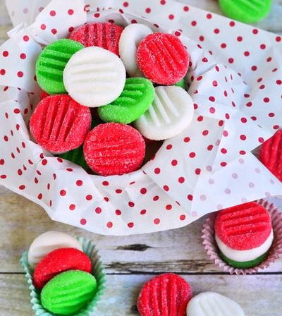 No-Bake Christmas Peppermint Patties