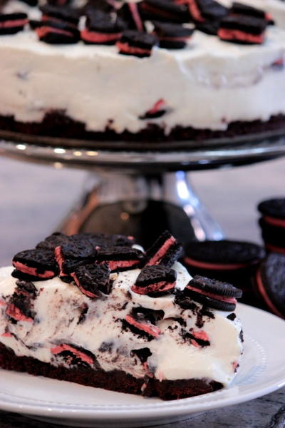 No-Bake Peppermint Oreo Cheesecake