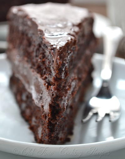 Christmas Chocolate Cake with Ganache Filling