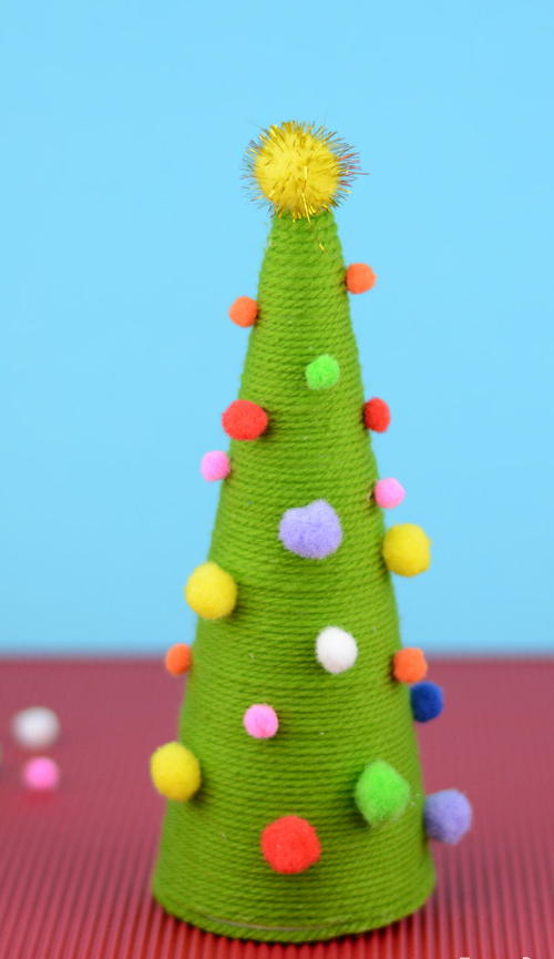 Pom Pom DIY Christmas Tree