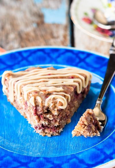 Banana Berry Oatmeal Cake