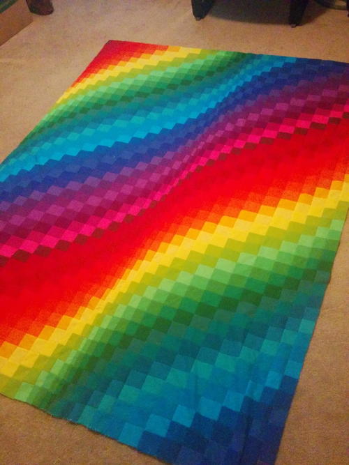 rainbow-bright-bargello-quilt-favequilts