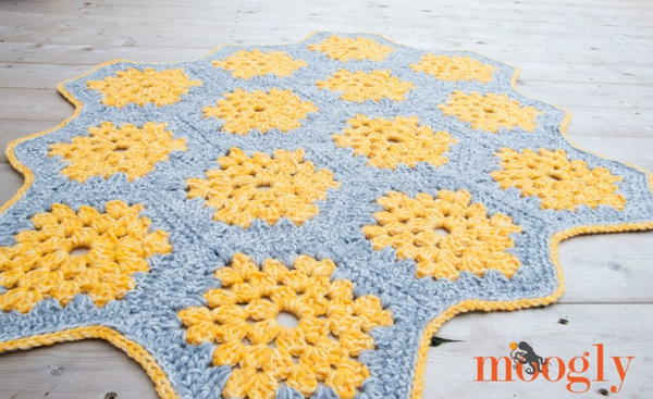 Bee's Knees Crochet Rug