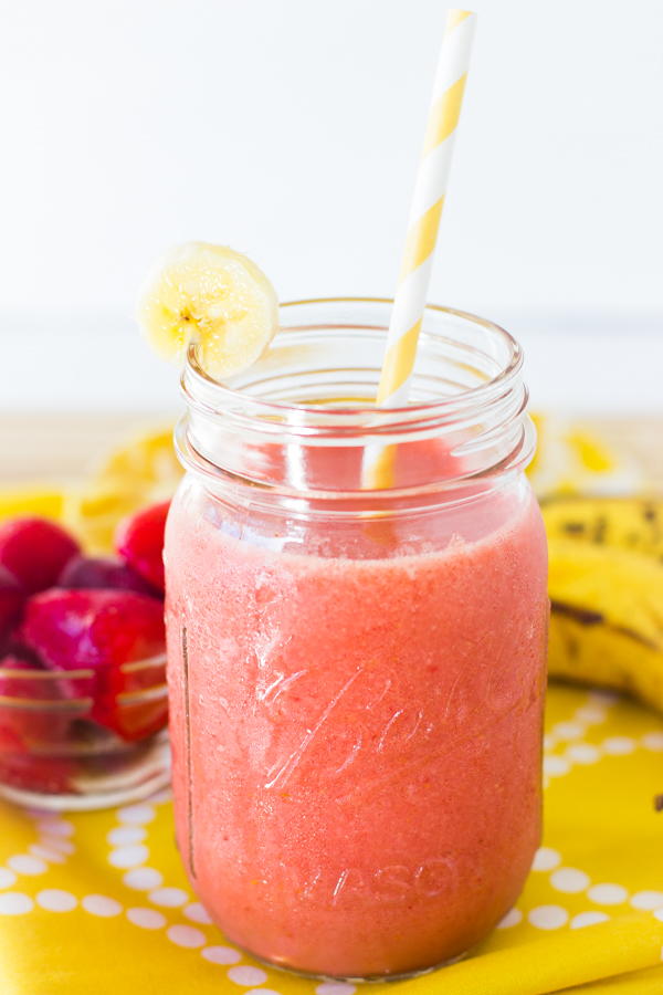 Quick 3-Ingredient Strawberry Banana Smoothie