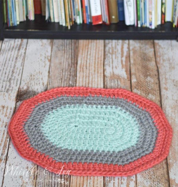 Oval Crochet Rug, Free Pattern for a Vintage Style Bath Mat