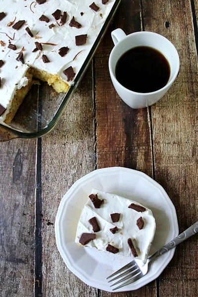 Easy Tiramisu Poke Cake