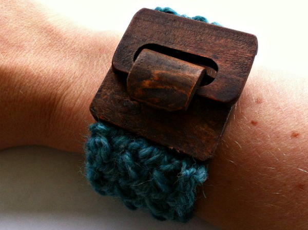 Simple Textured Crochet Cuff Bracelet 