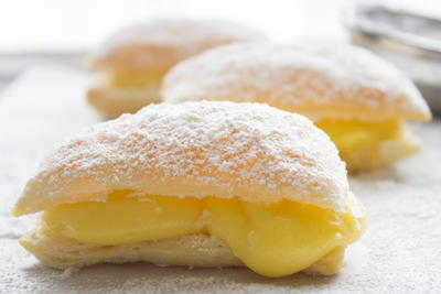 Sporcamuss Italian Cream Filled Pastries