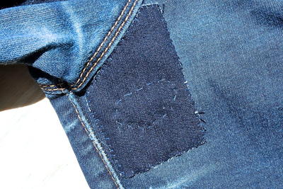 How to Patch Jeans that Stretch | DIYIdeaCenter.com