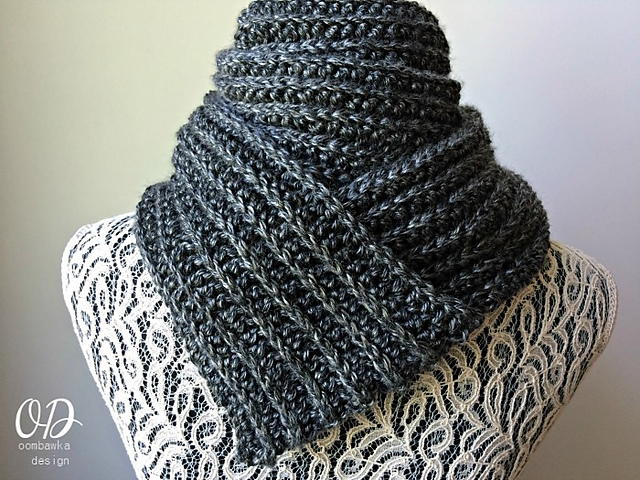 Classic Men's Ribbed Scarf