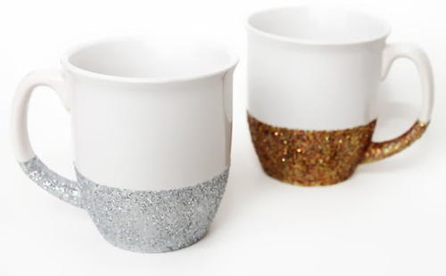 Glitter Dipped DIY Mugs | DIYIdeaCenter.com