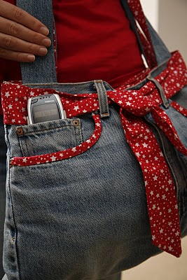 Recycle Old Jeans into a Beautiful Zippered Bag - Cool Creativities