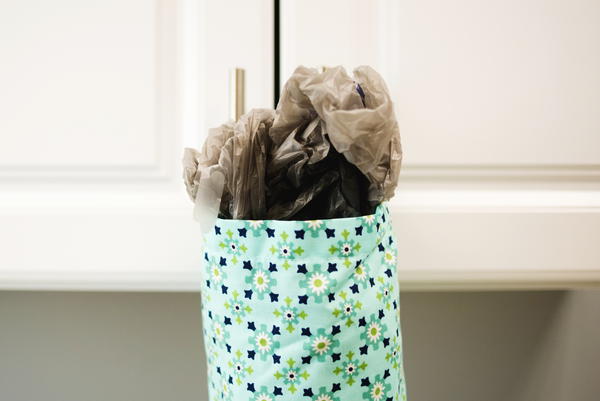 Fat Quarter Plastic Bag Dispenser