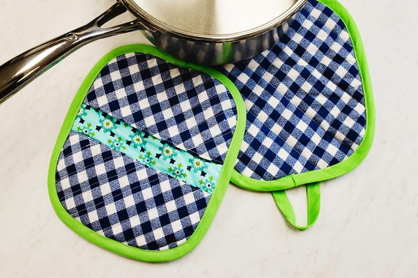 How to Sew Potholders Video