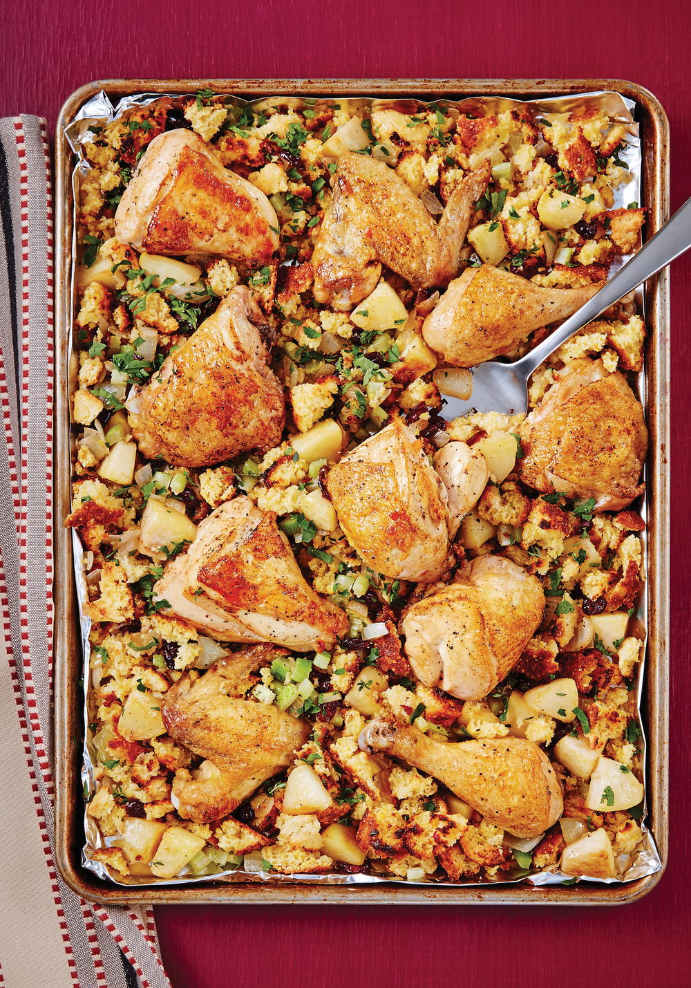 https://irepo.primecp.com/2016/08/297046/Weeknight-Chicken-and-Stuffing-Sheet-Pan-Dinner_ExtraLarge1000_ID-1841571.jpg?v=1841571