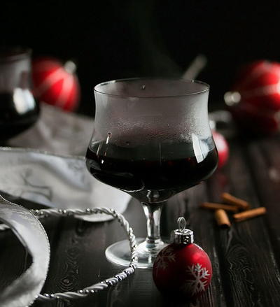 Mulled Wine with Chocolate Raspberry Liqueur