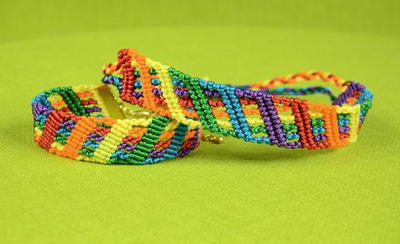 Make a friendship bracelet pattern Make a friendship bracelet pattern