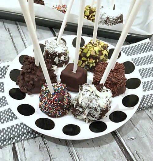 No Bake Pound Cake Pops