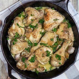 Spanish Garlic Chicken (Pollo al Ajillo) | RecipeLion.com