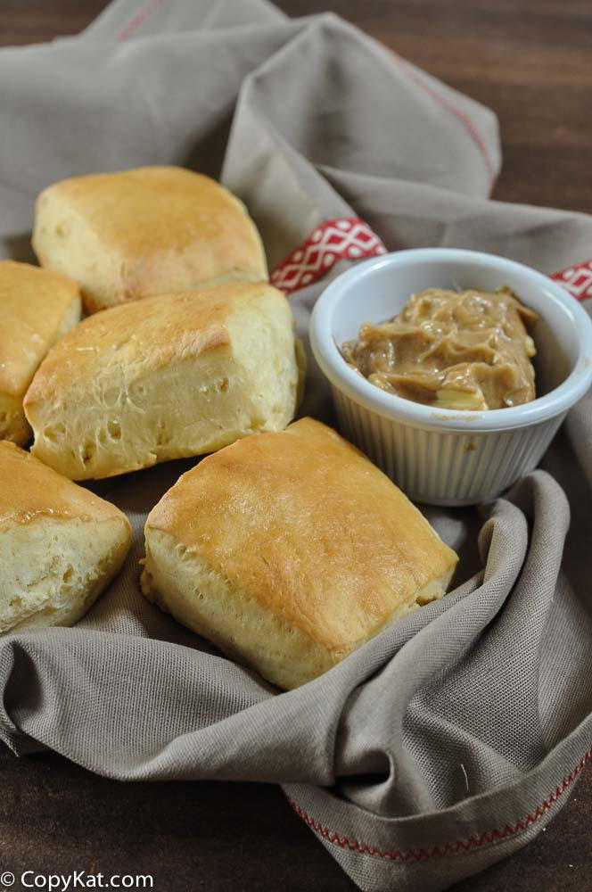 Better Than Texas Roadhouse Rolls FaveSouthernRecipes Better Than Texas Roadhouse Rolls FaveSouthernRecipes