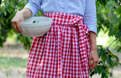 Laura Ingalls Free Apron Pattern