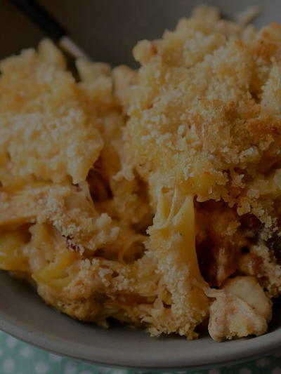 Slow Cooker White Cheddar Bacon Mac and Cheese
