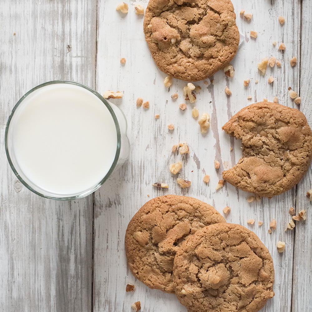 Toe Curling Toffee Nut Cookies | RecipeLion.com