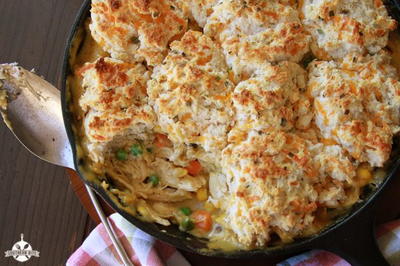 Cheesy Biscuit-Topped Chicken Pot Pie