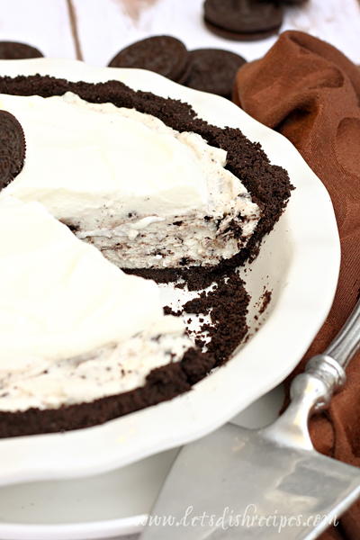 Dreamy Cookies and Cream Pie