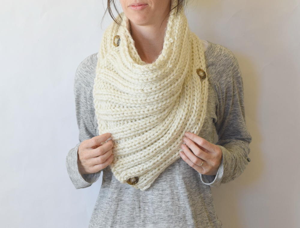 Two Ways Giant Knit Cowl | AllFreeKnitting.com