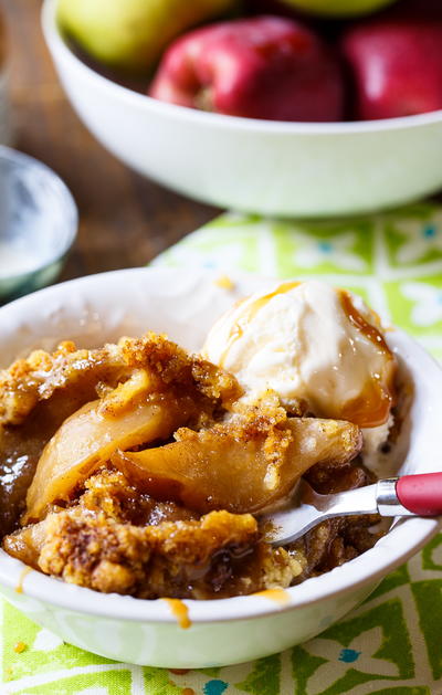 9 Southern Recipes for Apple Crisps and Cobblers | FaveSouthernRecipes.com